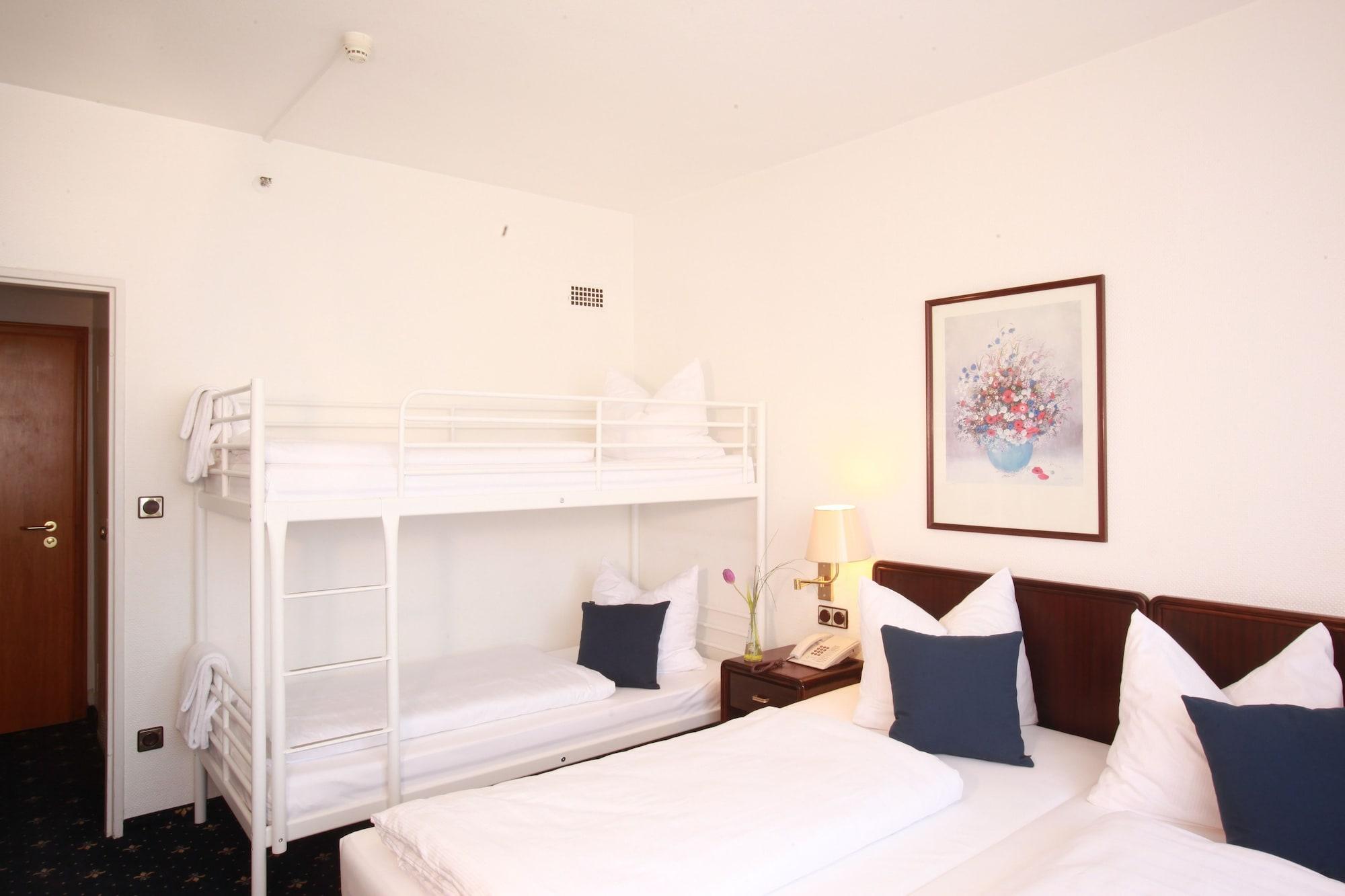Hotel Excelsior - Central Station Frankfurt am Main Quarto foto
