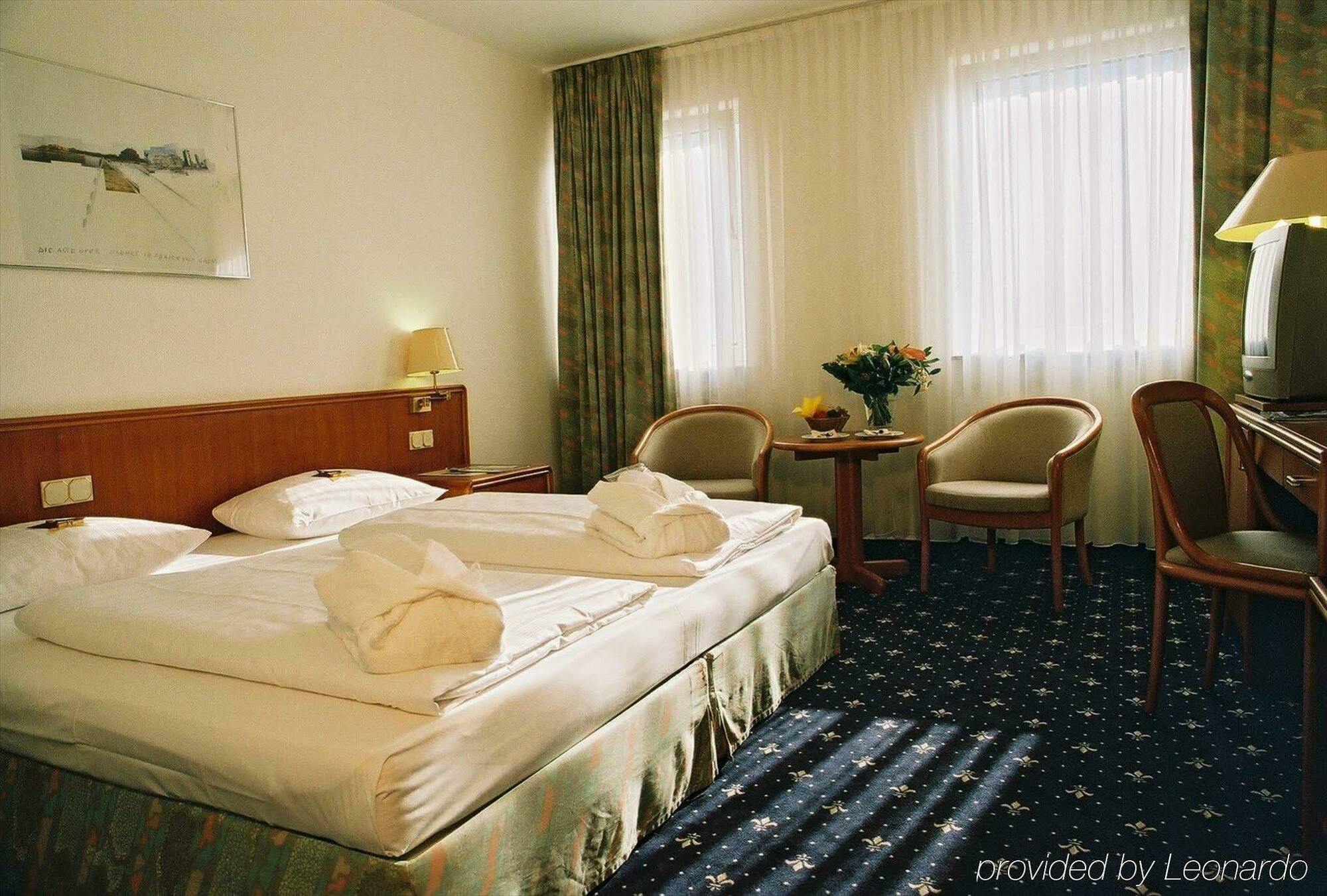 Hotel Excelsior - Central Station Frankfurt am Main Quarto foto